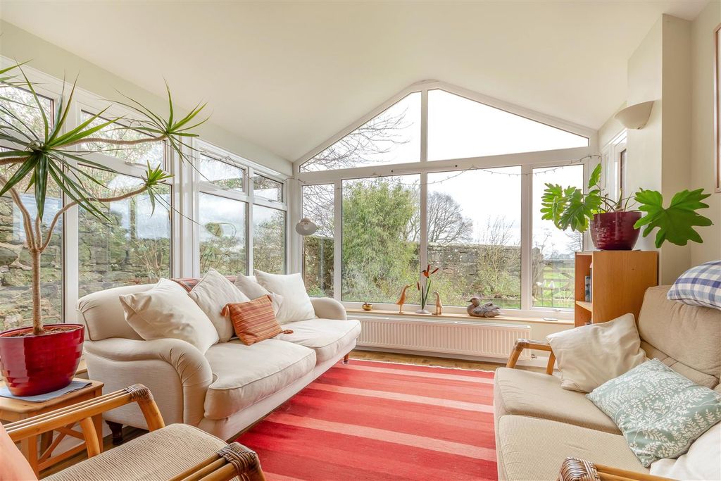 Property photo 2 of 33