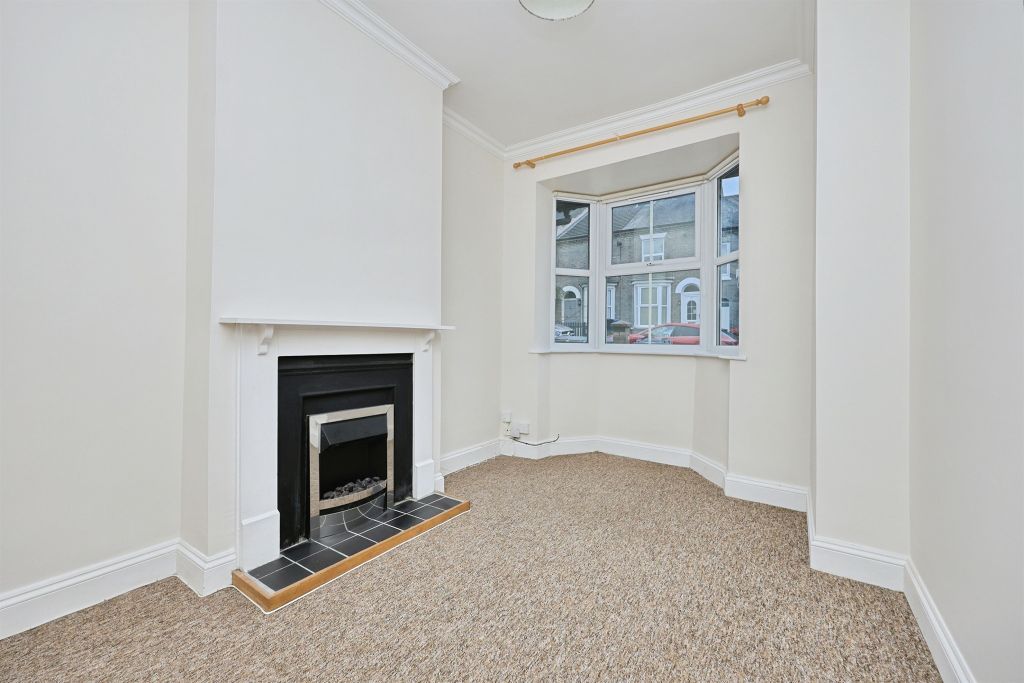 Property photo 2 of 14 Lounge