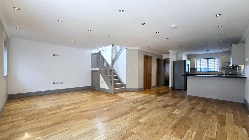 Property photo 2 of 15 Openplan Living Area