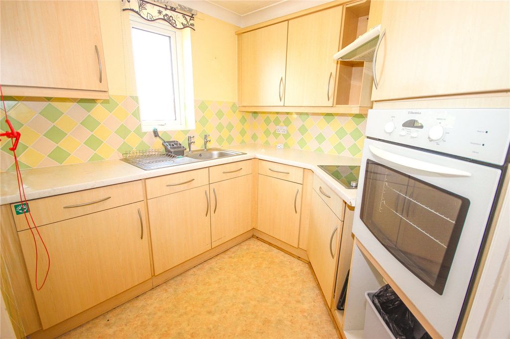 Property photo 3 of 10 Picture No. 11