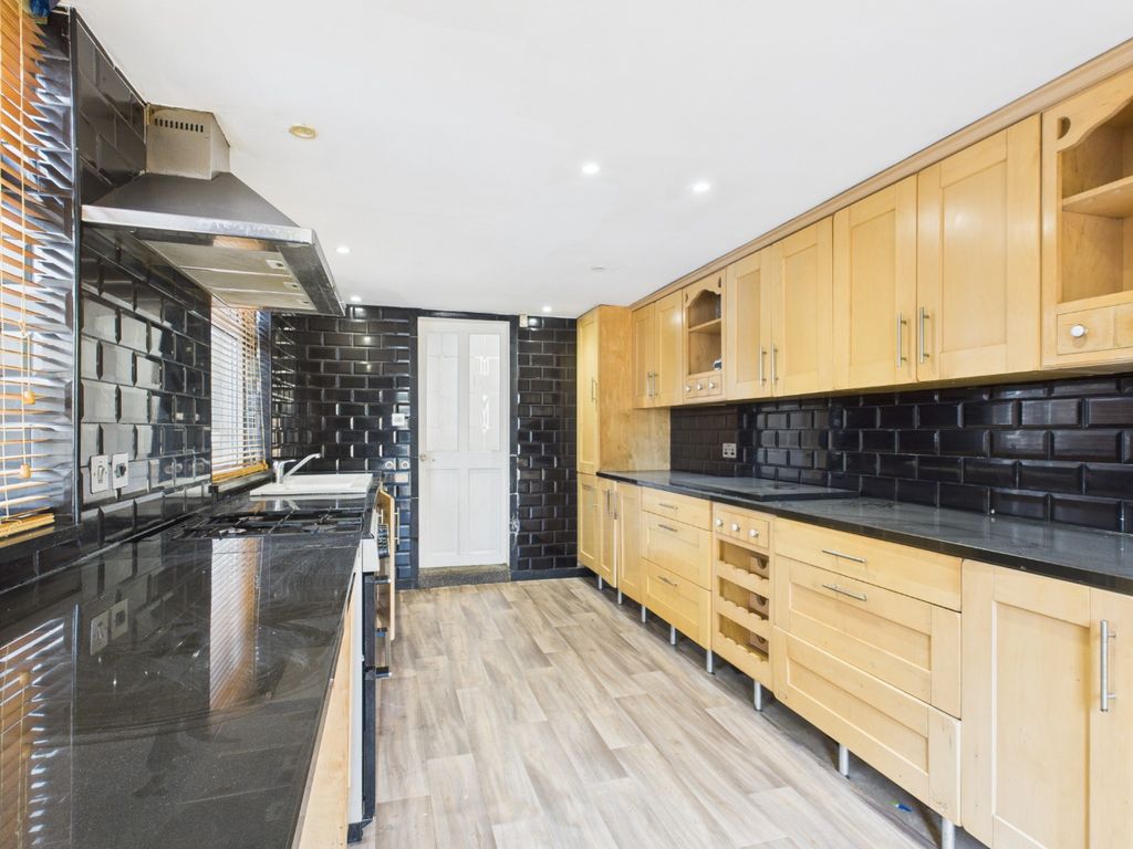 Property photo 3 of 11 3347007