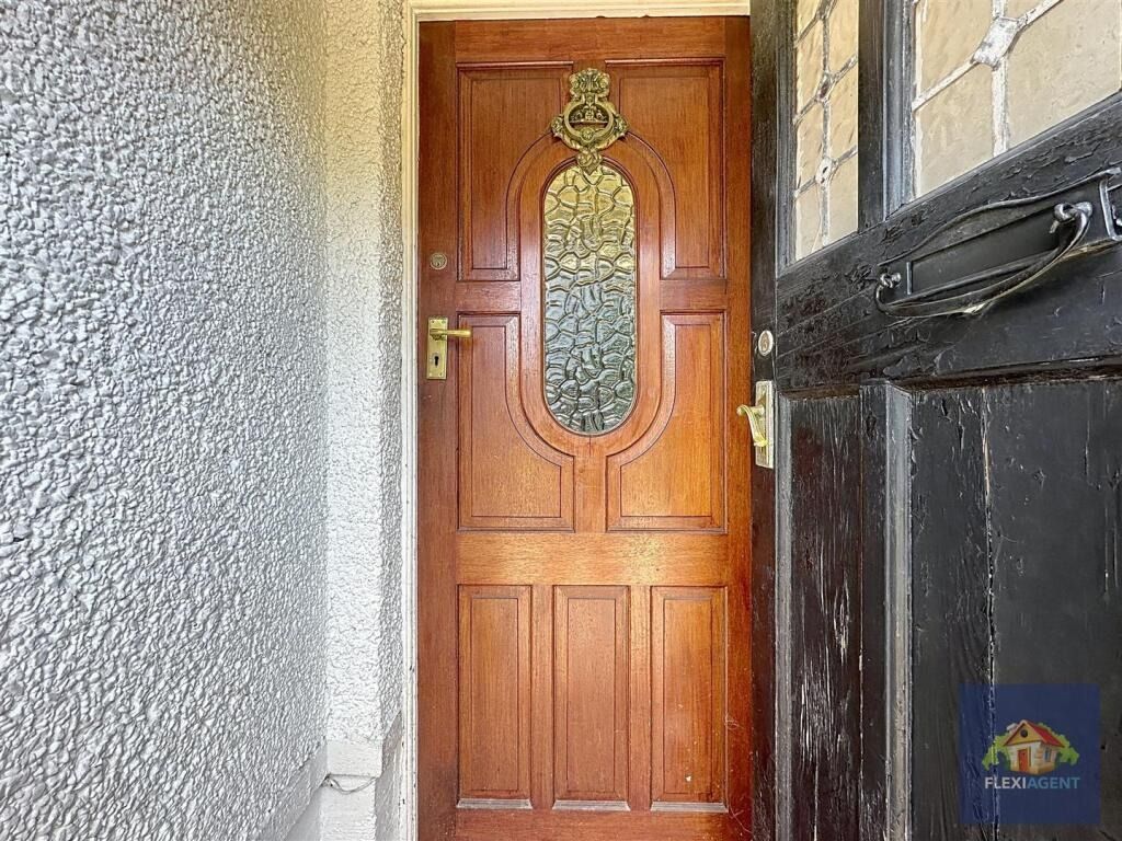 Property photo 3 of 48 4309434