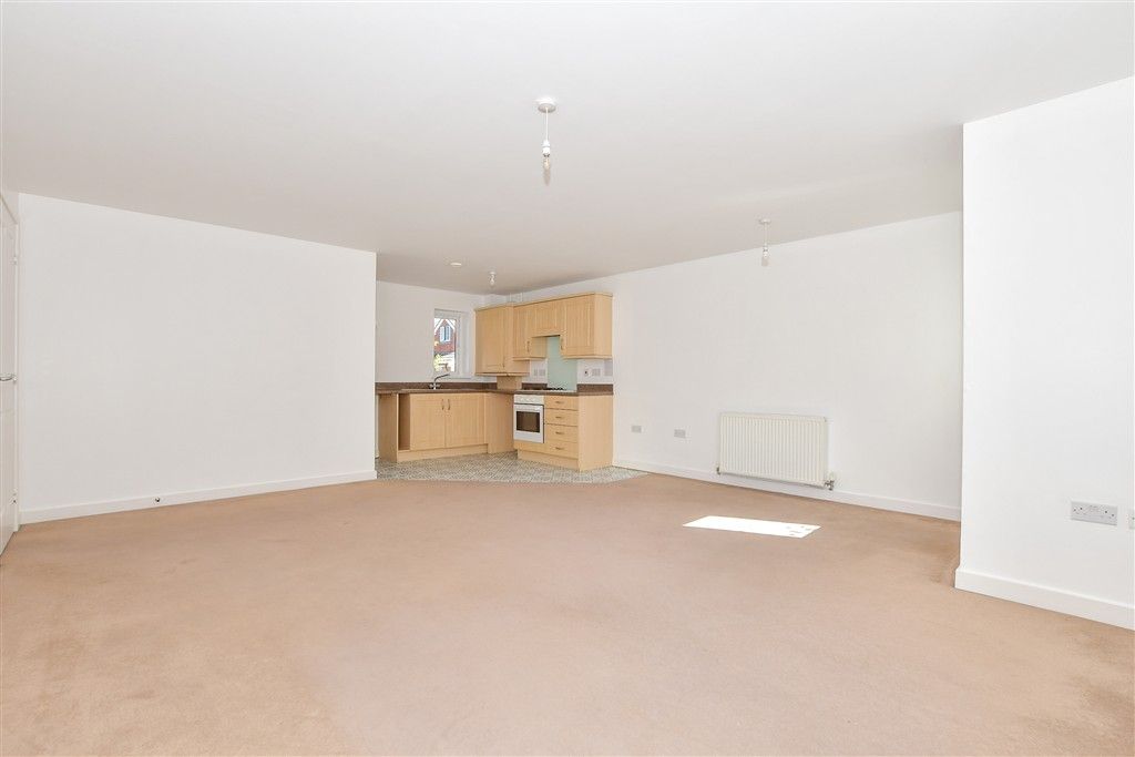 Property photo 3 of 7 Kitchen/Lounge/Diner