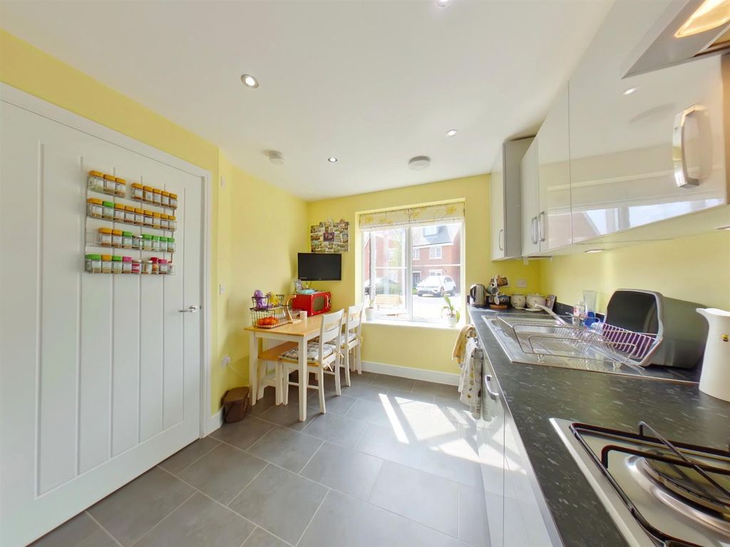 Property photo 3 of 28 Pic (64).Jpg