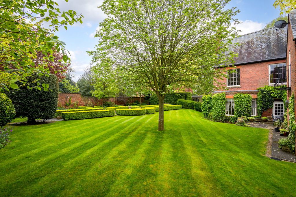 Property photo 3 of 62