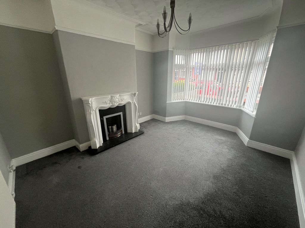 Property photo 2 of 10 Lounge