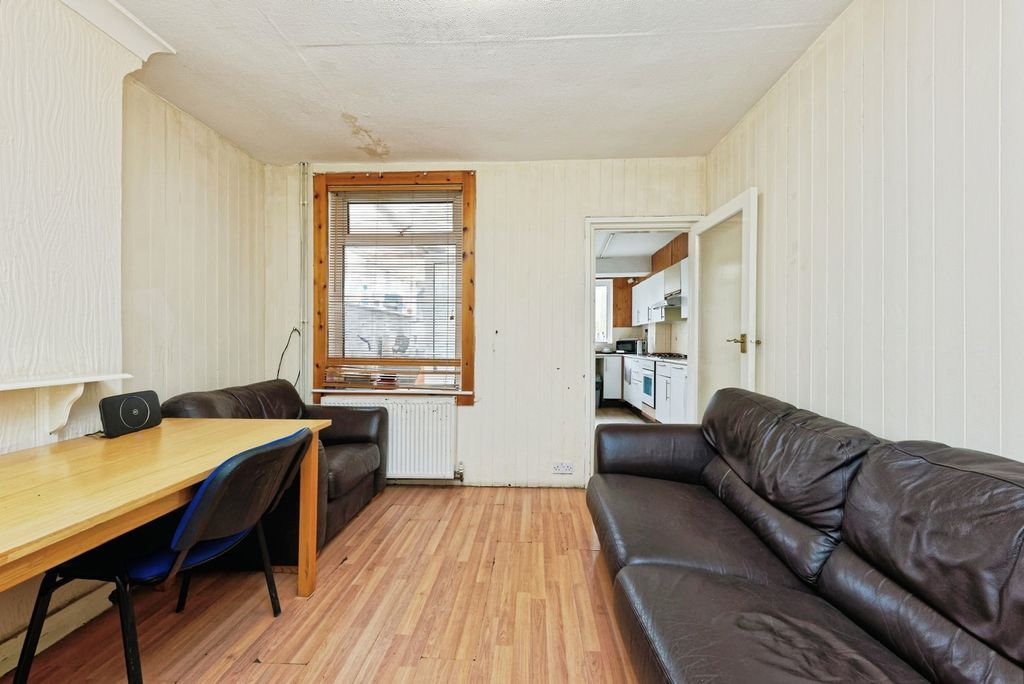 Property photo 3 of 19 Pbox-Img.Jpg