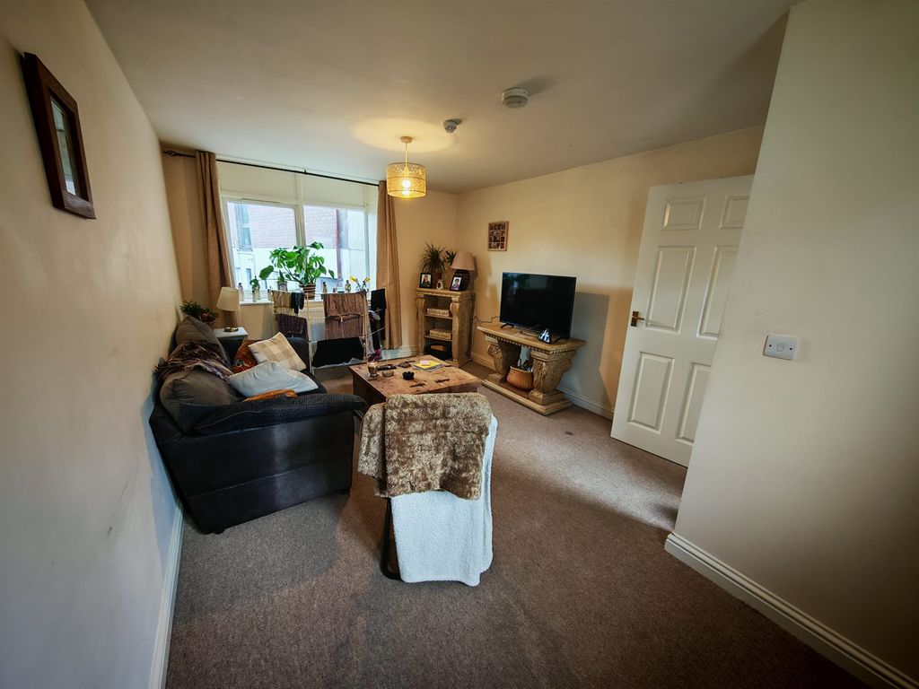 Property photo 3 of 22