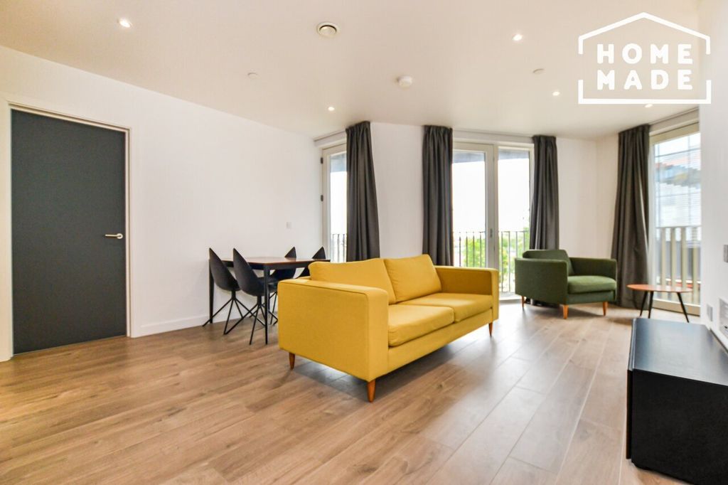 Property photo 1 of 9 Fc7Eb32d6Ca30061Fff9A6Bba252