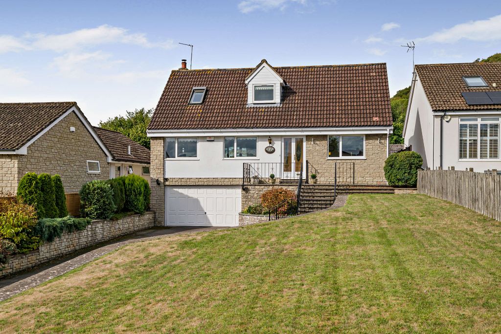 Property photo 2 of 23