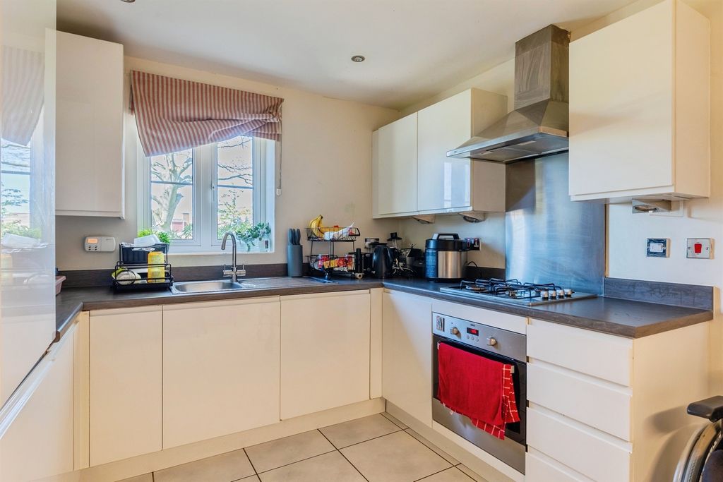 Property photo 3 of 16