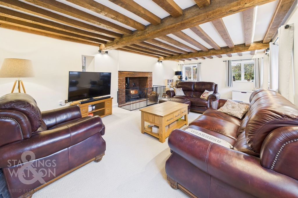 Property photo 2 of 31