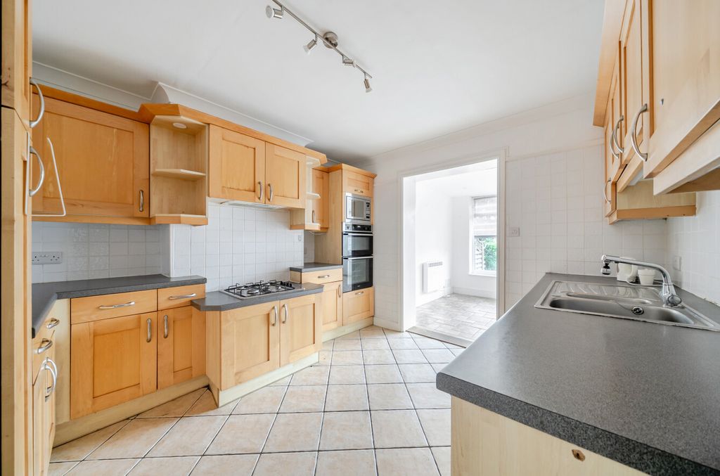 Property photo 2 of 14 1458668-18-6A034A...