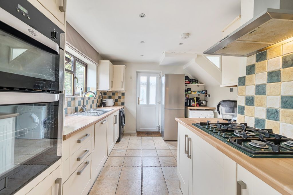 Property photo 3 of 15 Picture No. 05