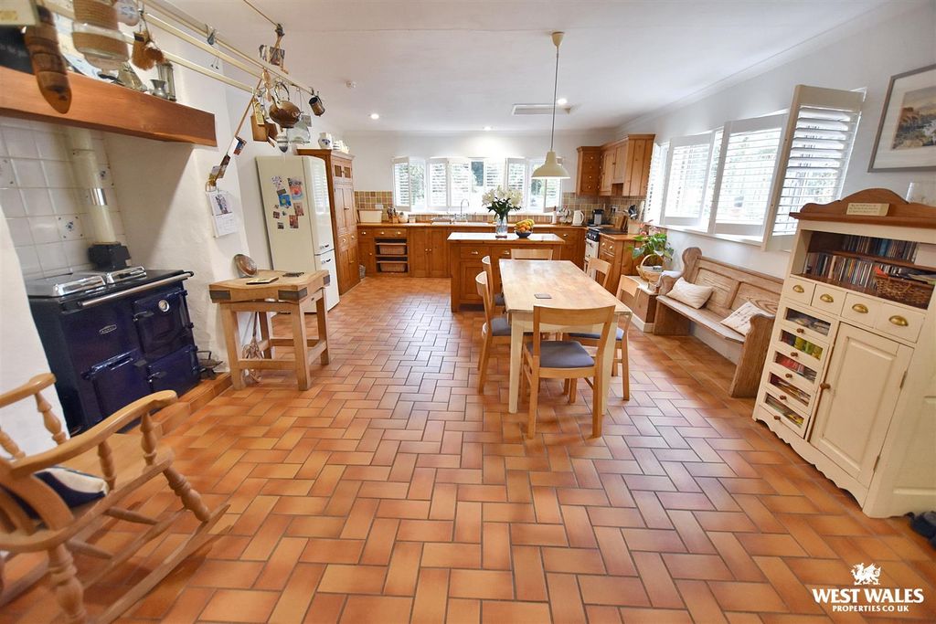 Property photo 2 of 39 20 (33).Jpg