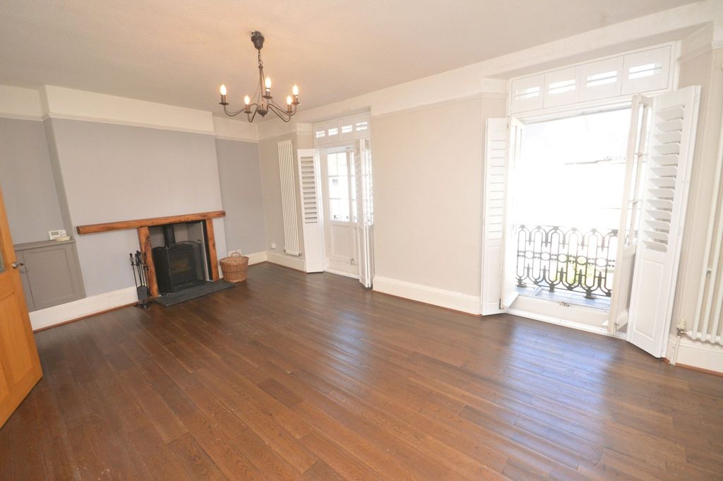 Property photo 2 of 29 Picture No. 46