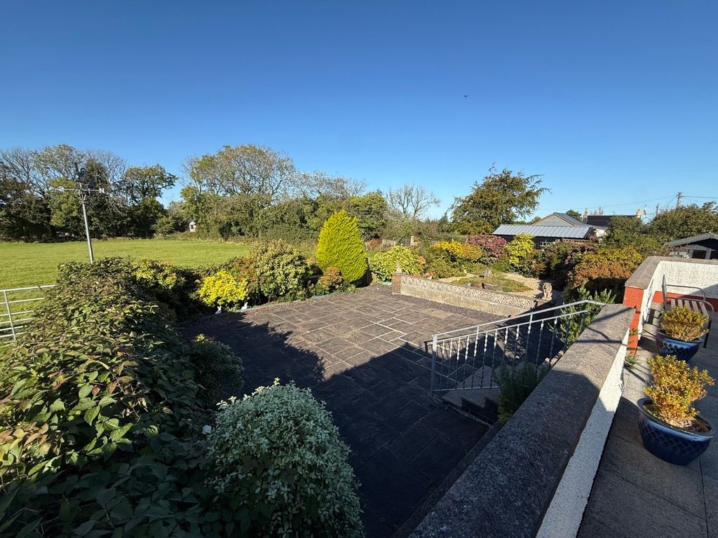 Property photo 3 of 35