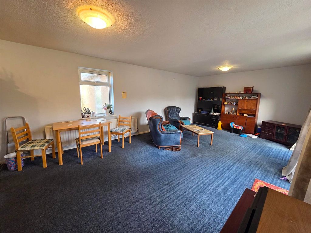 Property photo 3 of 6 Picture No. 06