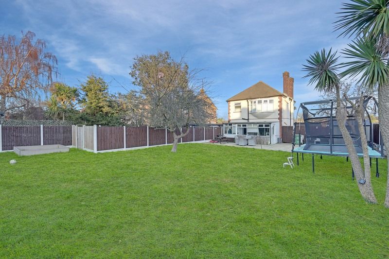 Property photo 2 of 17 4680011