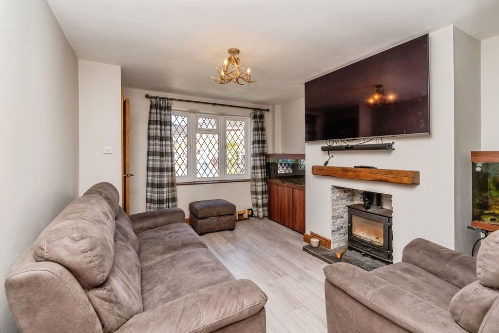 Property photo 2 of 15 Lounge