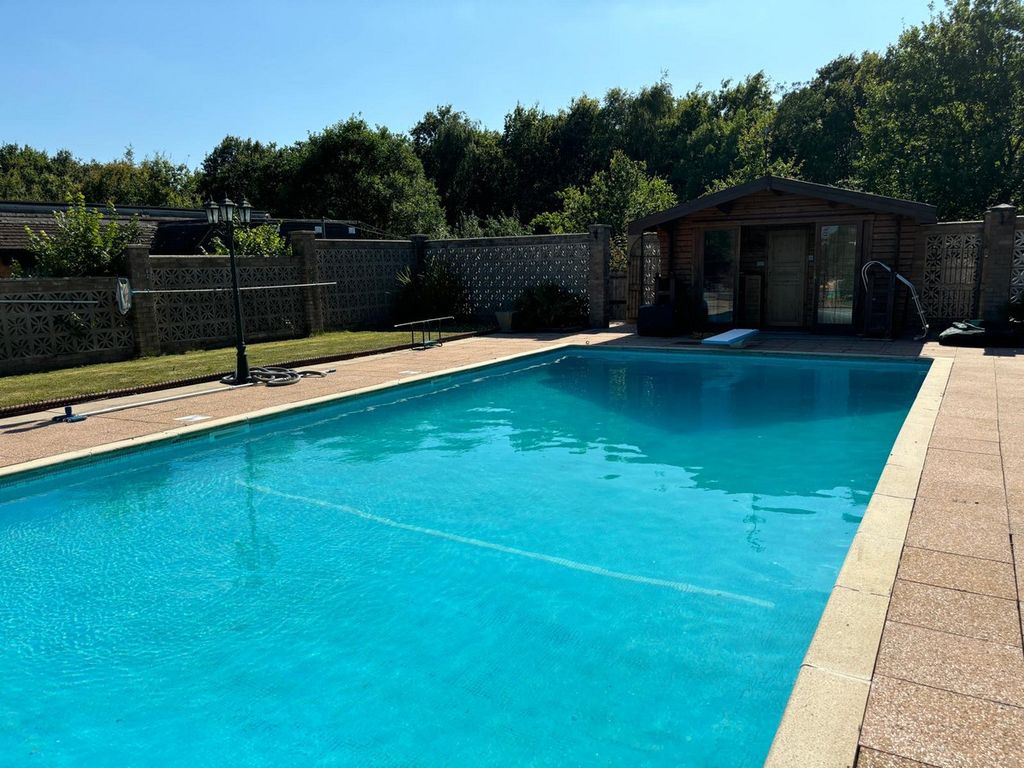 Property photo 3 of 20