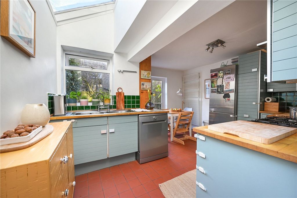 Property photo 3 of 12 Picture No. 24