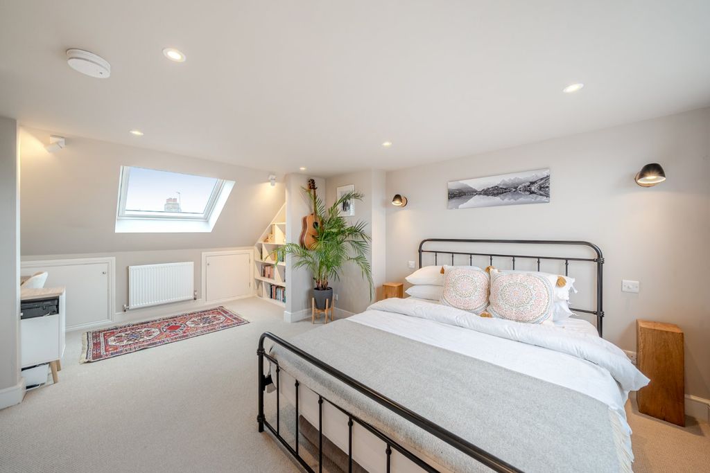 Property photo 2 of 23 Picture No. 10