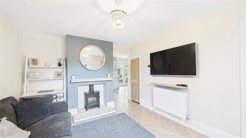 Additional image 9 of 3 bed detached house for saleLightwater, Surrey GU18
