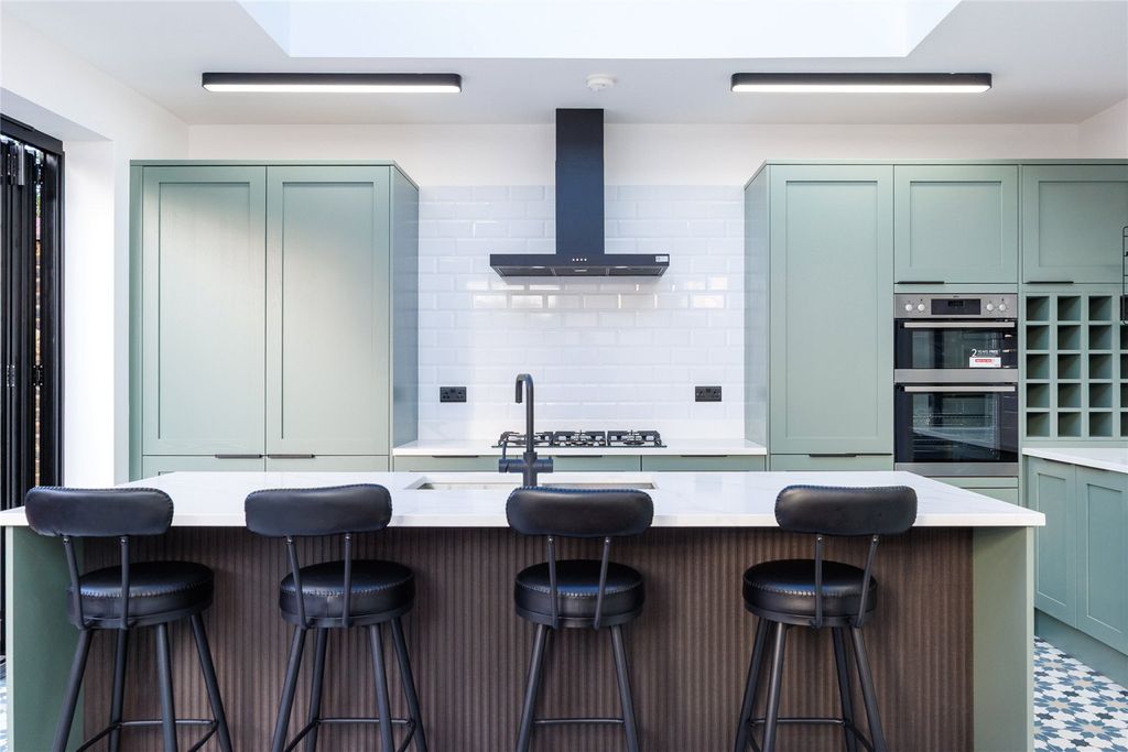 Property photo 2 of 15 Picture No. 39