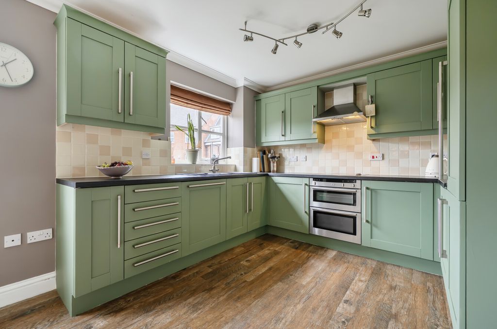Property photo 3 of 18 1459699-11-6A0B25F612872