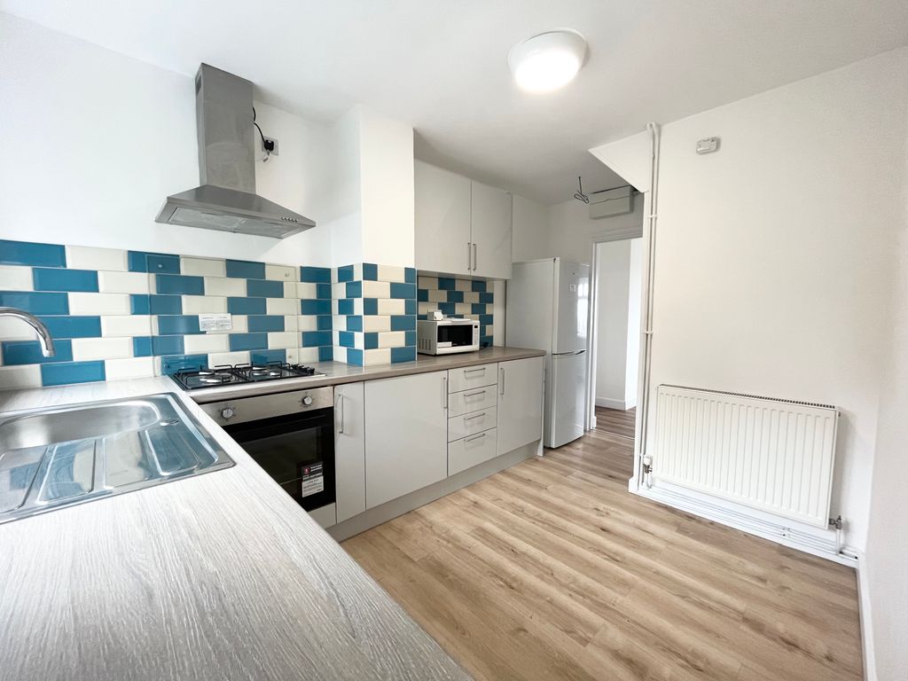 Property photo 1 of 8 Bedroom 1