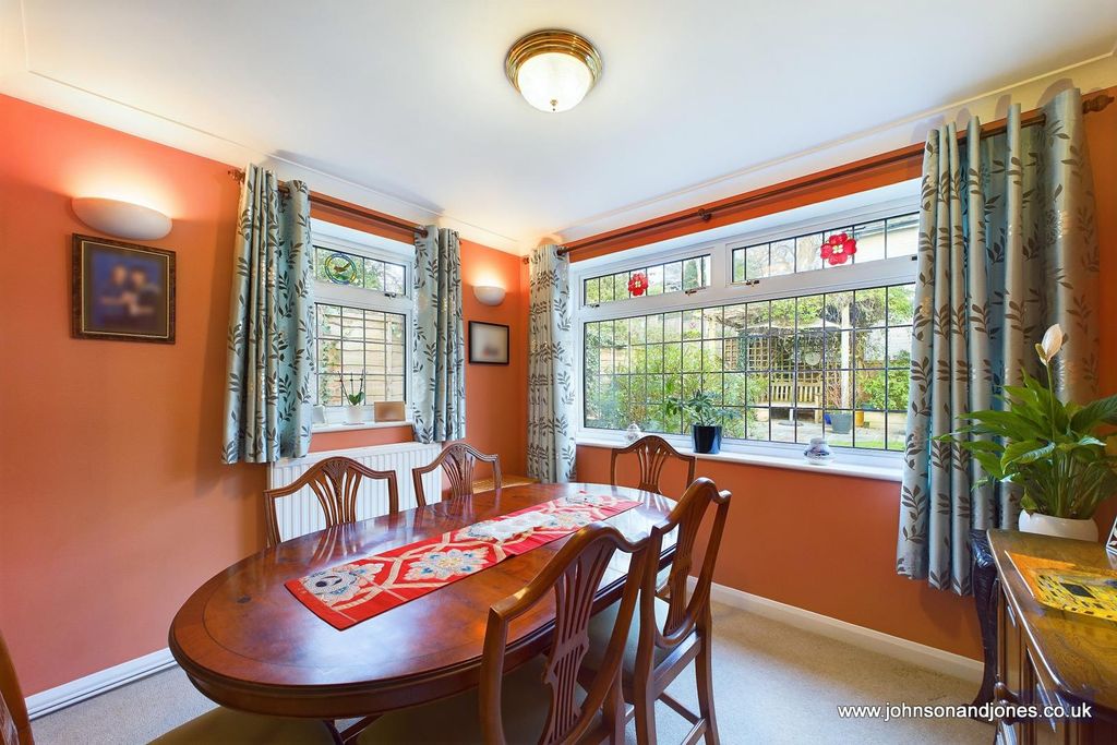 Property photo 3 of 27 3 Dining Room.Jpg