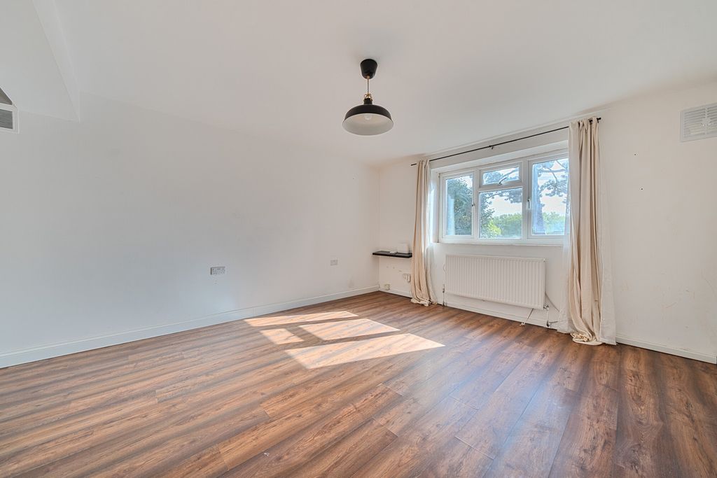 Property photo 2 of 11 1527898-9-6Ac4Eb7...