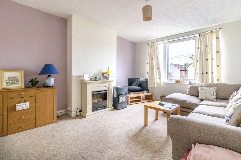 Property photo 1 of 22 Picture No. 04