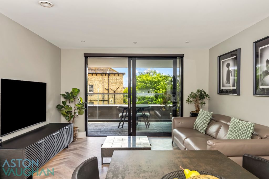 Property photo 2 of 39 5070053