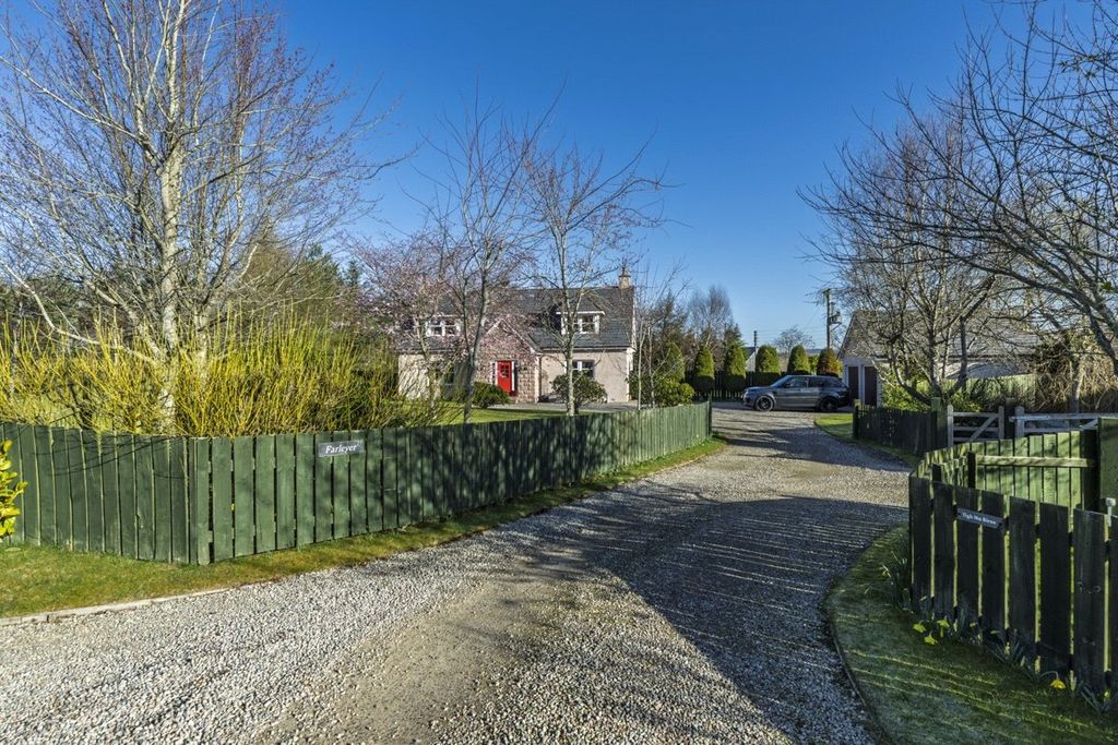 Property photo 2 of 16 Driveway