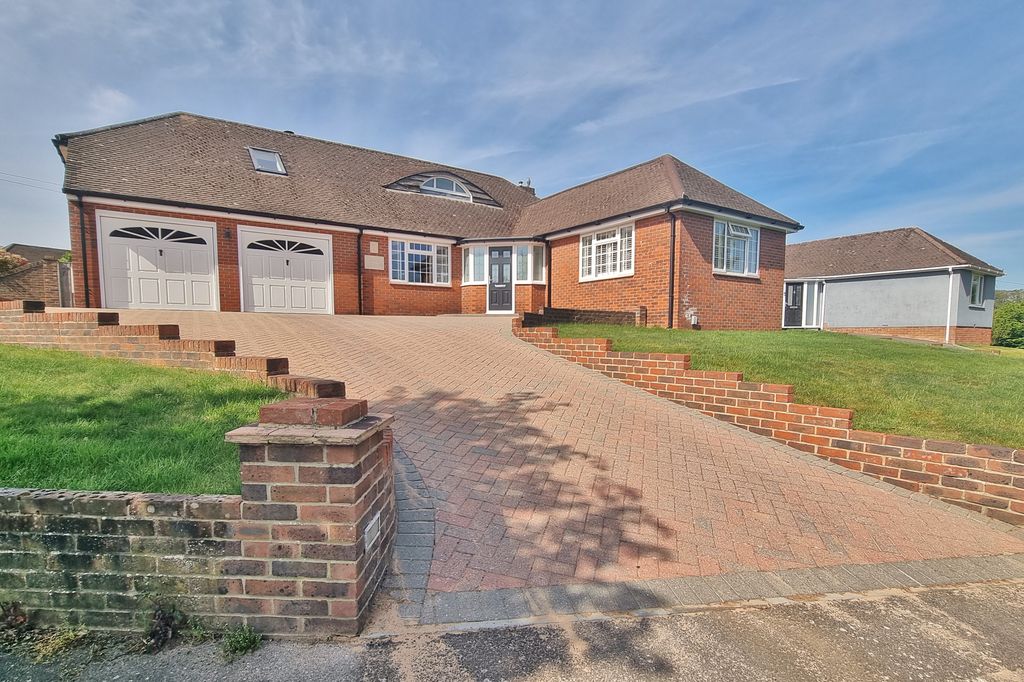 Property photo 1 of 24