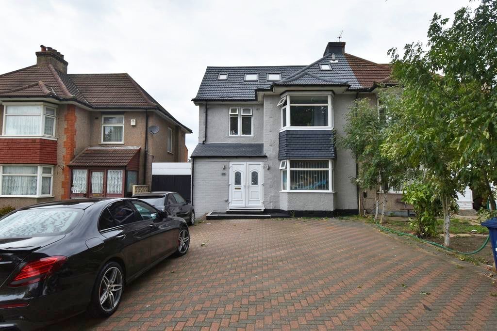 Property photo 1 of 18