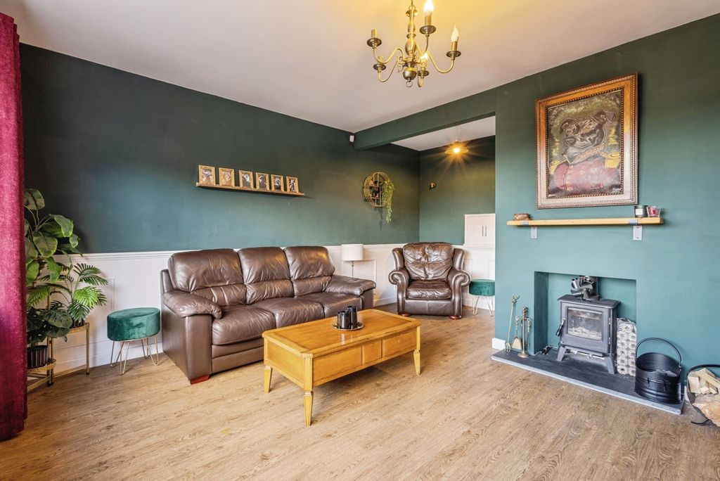 Property photo 3 of 19 Pbox-Img.Jpg