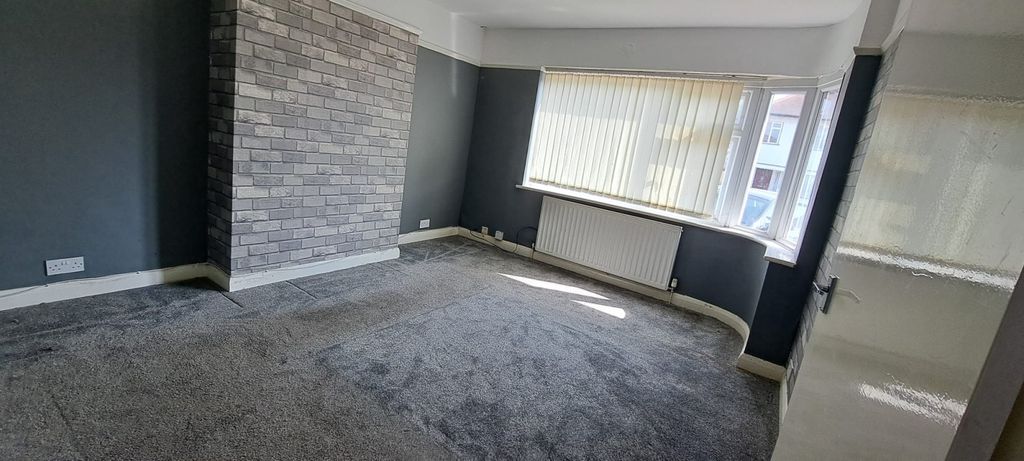 Property photo 2 of 9 2