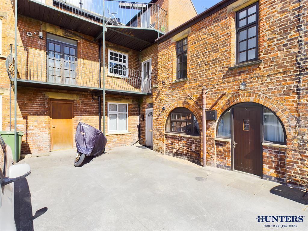 Property photo 1 of 7 External