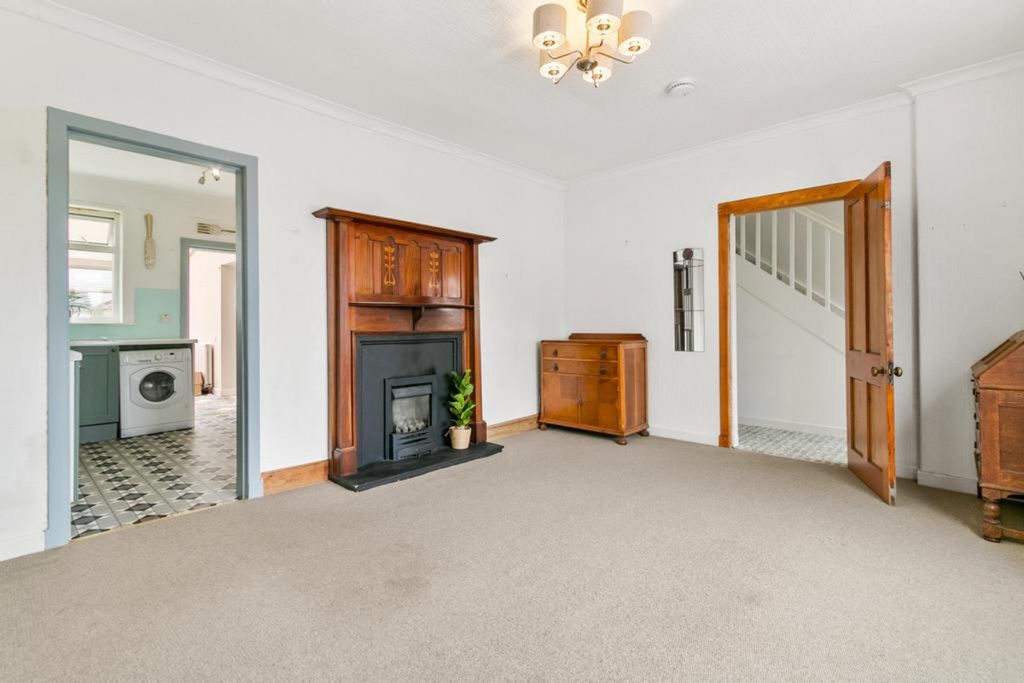 Property photo 2 of 25
