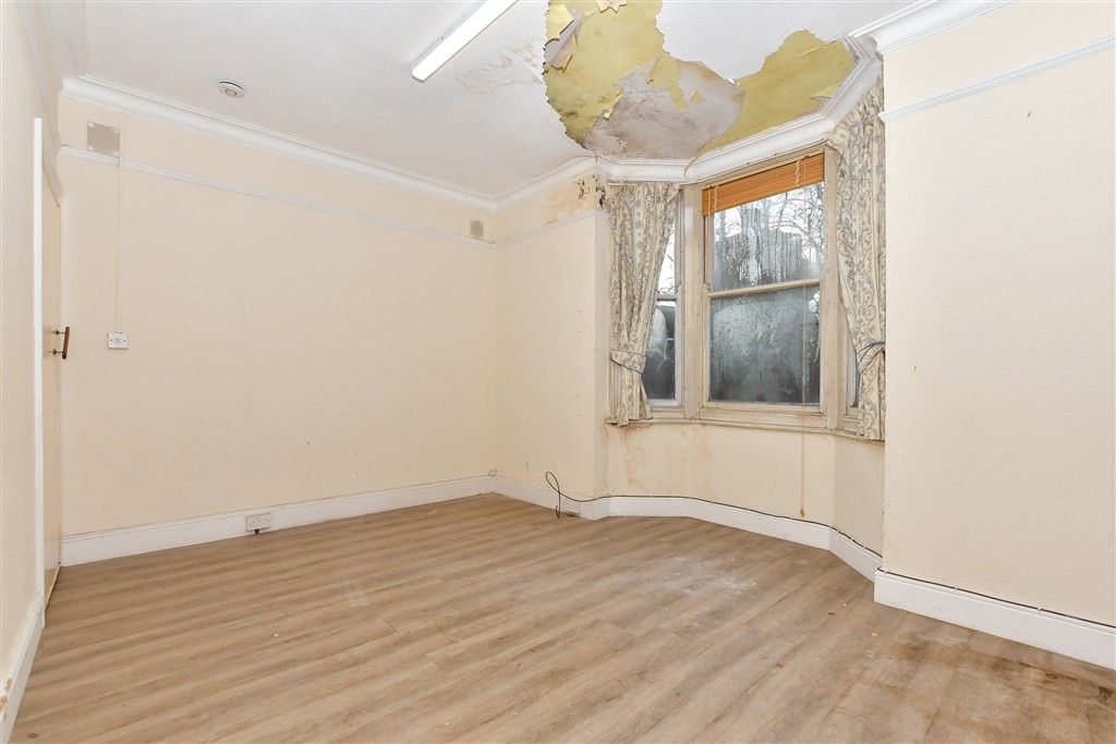 Property photo 1 of 9 Bedroom 1