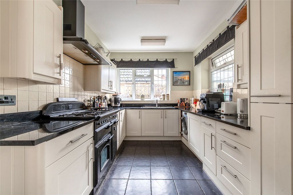 Property photo 3 of 35 Picture No. 32