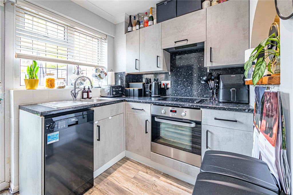 Property photo 3 of 17 Picture No. 11