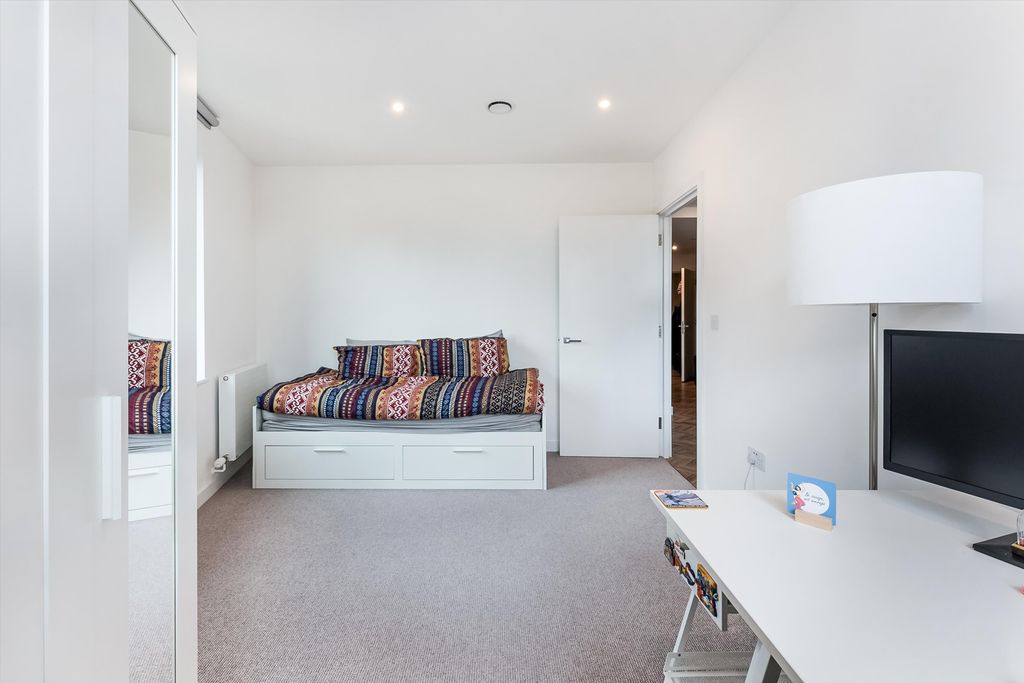 Property photo 2 of 16 Image