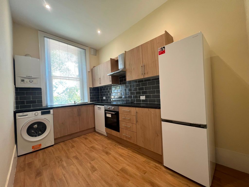 Property photo 2 of 9 Kitchen