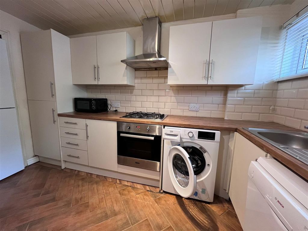 Property photo 2 of 9 6.Jpg