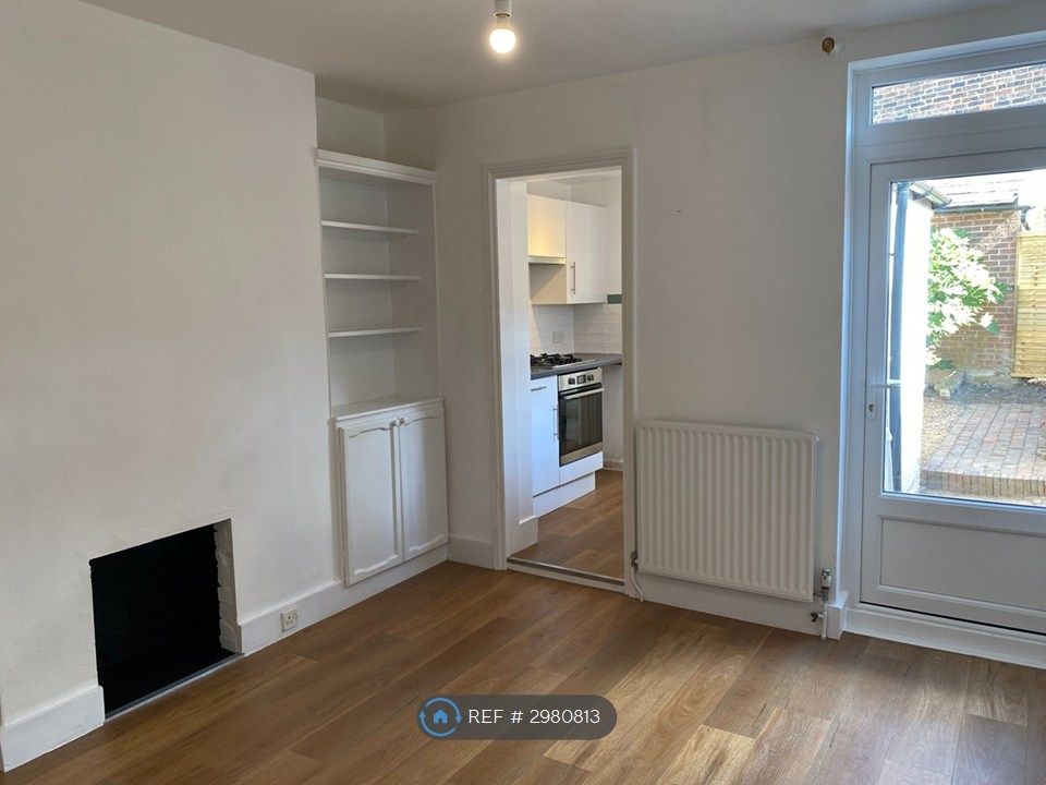 Property photo 3 of 11 Dining Room