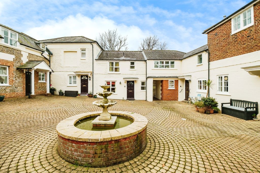 Property photo 1 of 11 Photography